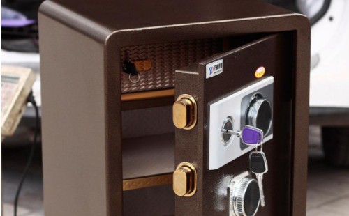 專業(yè)開各種類型保險(xiǎn)箱鎖24小時服務(wù)