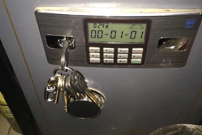 保險柜鑰匙斷在鎖里怎么辦